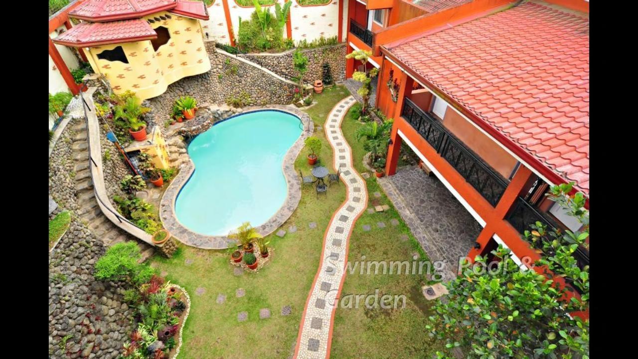 Pura Vida Resort Tagaytay City Extérieur photo
